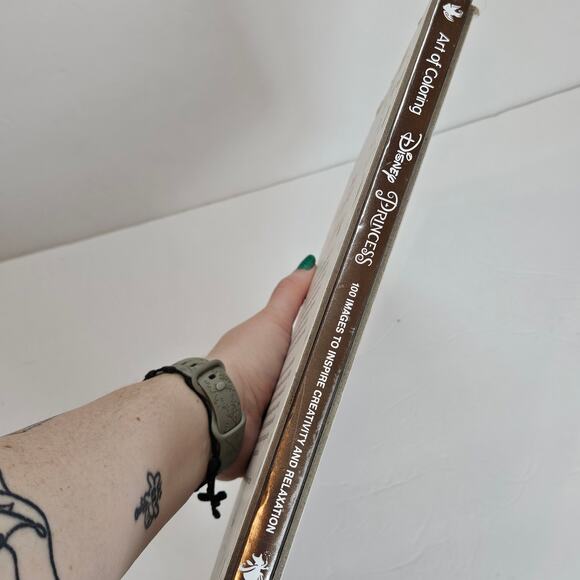 Art of Coloring Disney Princess: 100 Images to Inspire Creativity and Relaxation - Picture 2 of 9